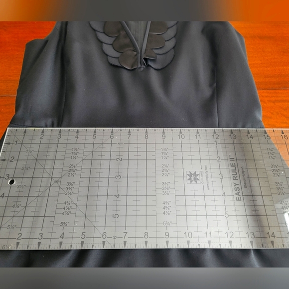 NWOT J. Crew 100% Wool Career Black Shift V Petals Dress with Pockets, Size 6 - Picture 9 of 13